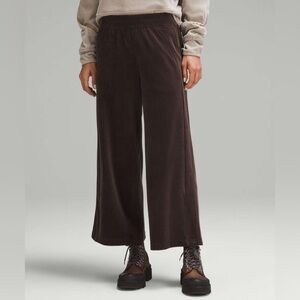 NWT Lululemon Scuba Mid-Rise Wide-Leg Crop *Velvet Cord **Espresso Size 10